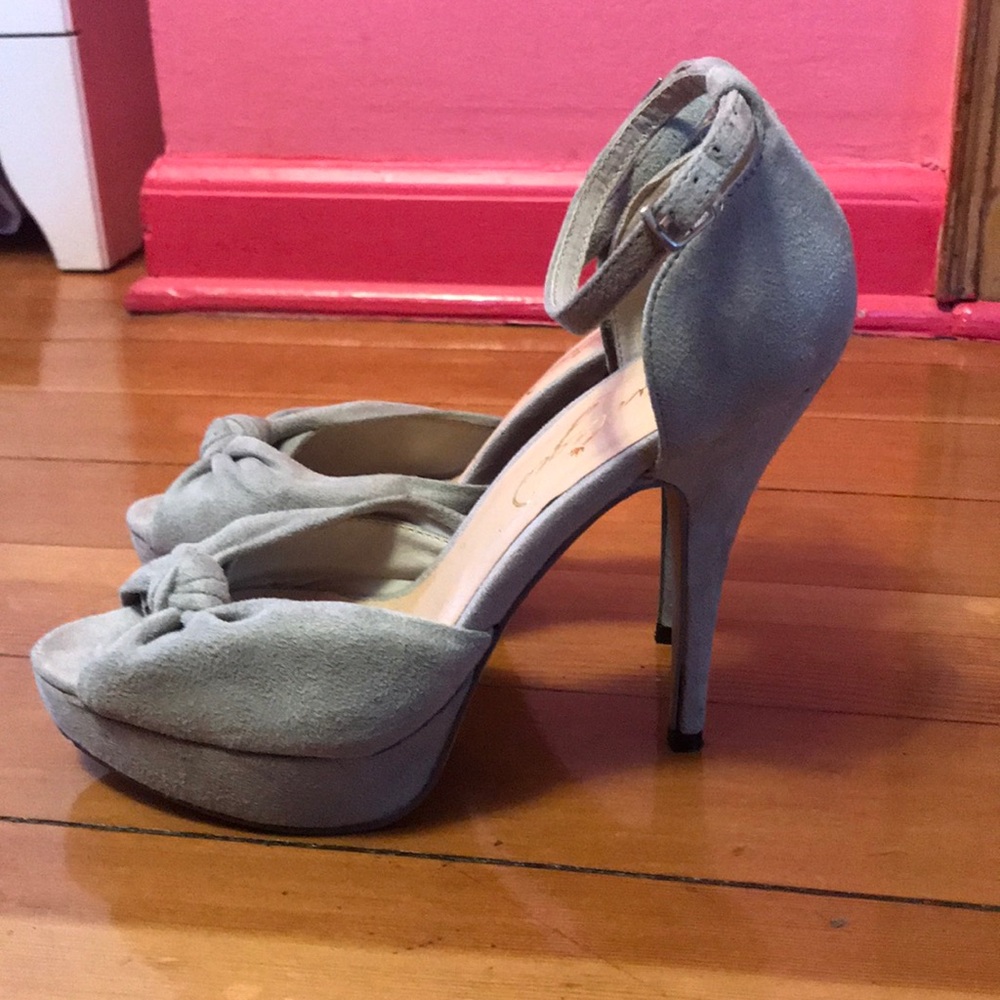 Heels - Picture 2 of 8